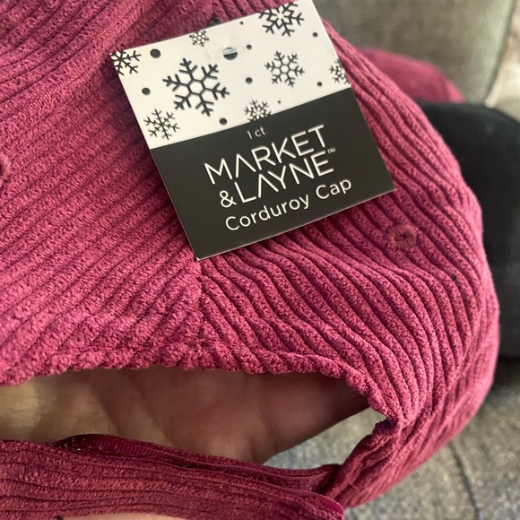 Wholesale bundle of 6 NWT corduroy baseball hats with Velcro sizing in back - Picture 9 of 12